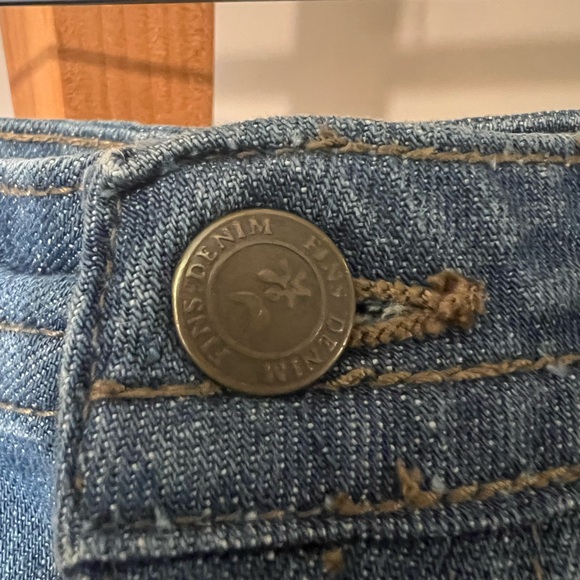 FINS - Picture 9 of 9